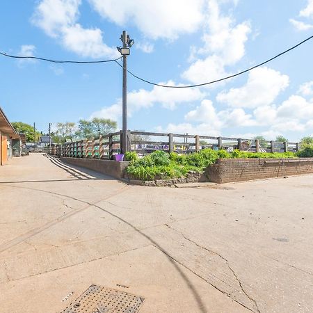 ホテル "Pony Pod" At Nelson Park Riding Centre Ltd - Glamping Pod Also Available The Fox Pod And Trailor Escapes- Birchington, Ramsgate, Broadstairs Margate Westgate-on-Sea エクステリア 写真